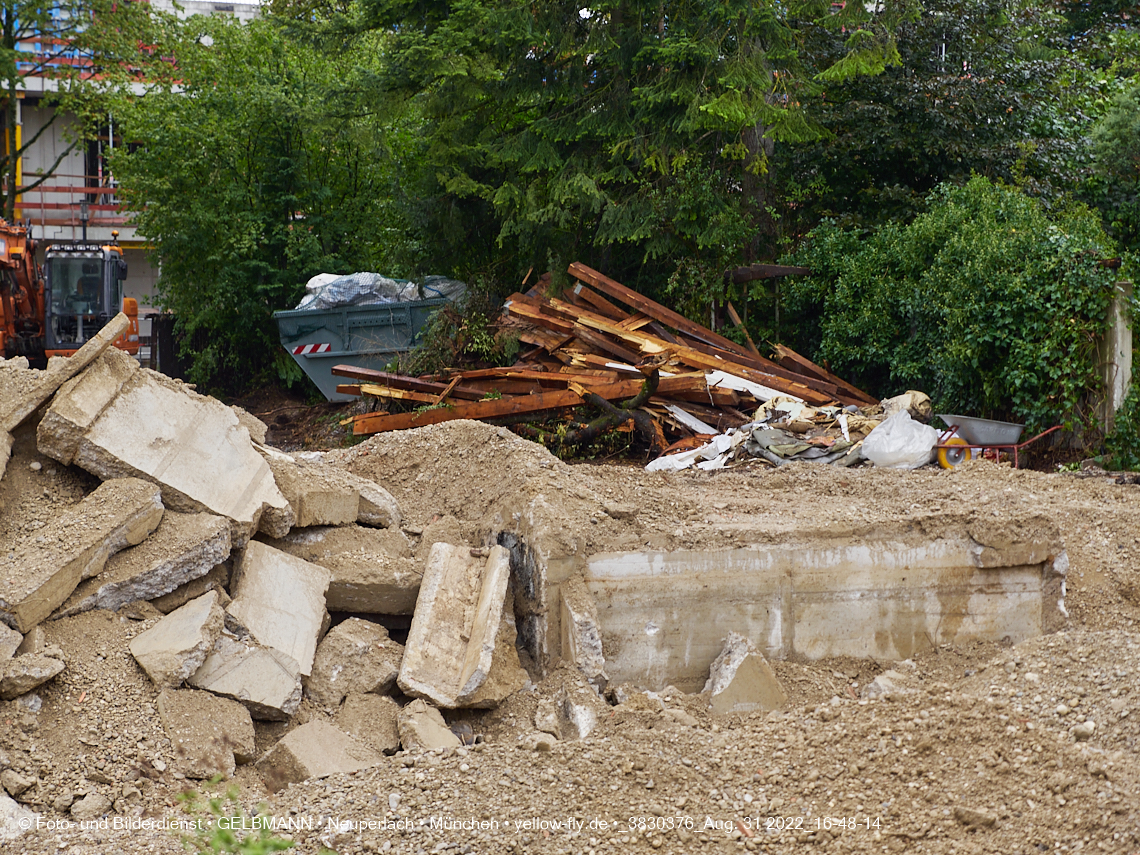 31.08.2022 - Baustelle an der Niederalmstraße 16 und Hugo-Lang-Bogen 13 in Neuperlach-Trudering